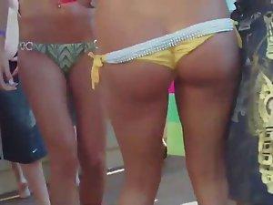 Perfect ass in a tiny bikini on a pool party Picture 8
