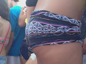 Party girl bounces to the music Picture 1