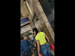 Sexy tall milf knows that she is wanted Picture 3