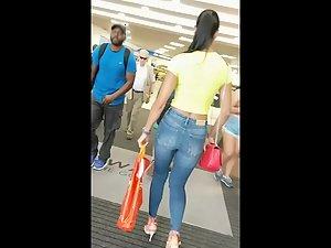 Sexy tall milf knows that she is wanted Picture 4