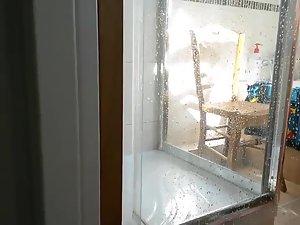 Chubby girl after a nice shower Picture 5