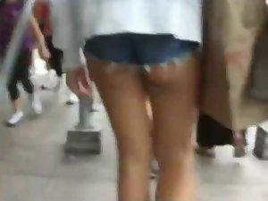 Long legs and a feisty little ass in shorts Picture 3