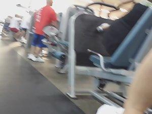 Gym workout of a real voyeur Picture 2