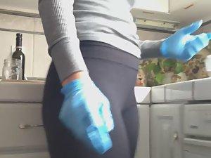 Cameltoe of hot friend while she cooks in kitchen Picture 1