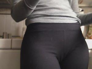 Cameltoe of hot friend while she cooks in kitchen Picture 5