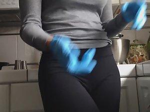 Cameltoe of hot friend while she cooks in kitchen Picture 8