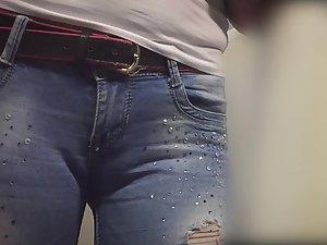 Hot coworker got cameltoe in tight jeans Picture 5