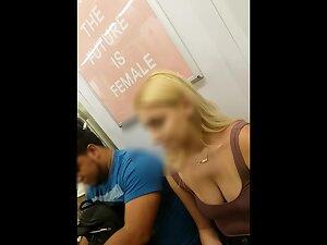 Cute face and big boobs seen while commuting Picture 6