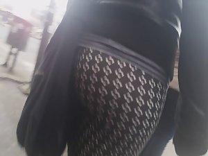 Rushing after wiggly young ass