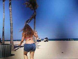 Massive boobs look like they'll explode out of bikini top Picture 4