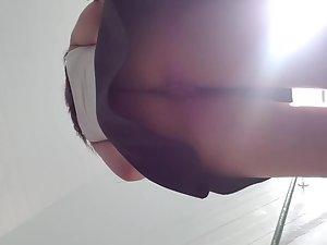 Priceless accidental nudity seen in upskirt Picture 4