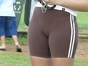 Alluring cameltoe spied in the park Picture 1